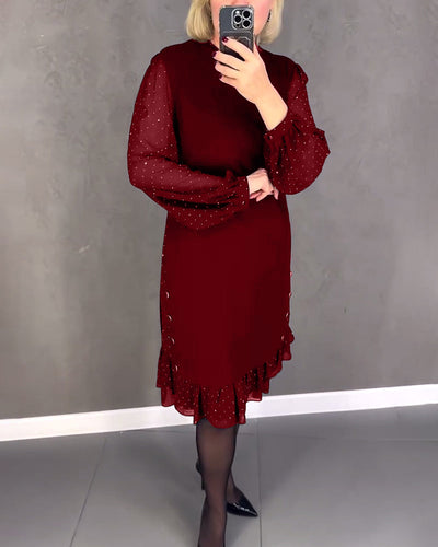 Langärmeliges Kleid mit Tupfen