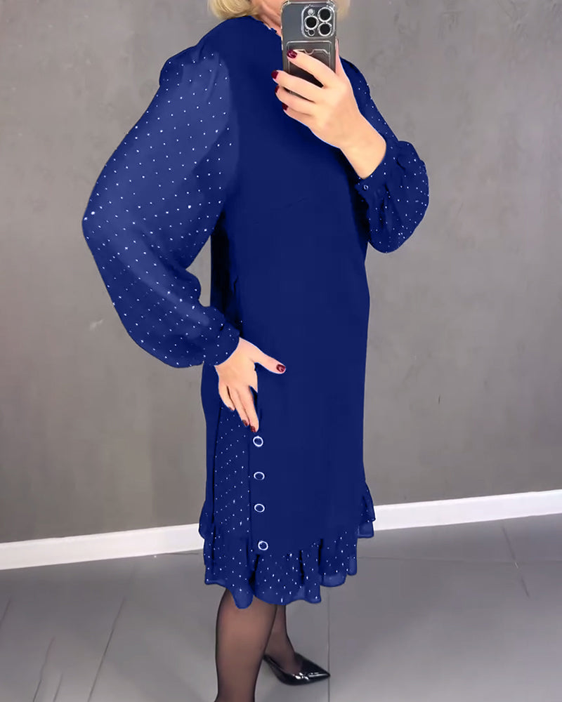 Langärmeliges Kleid mit Tupfen