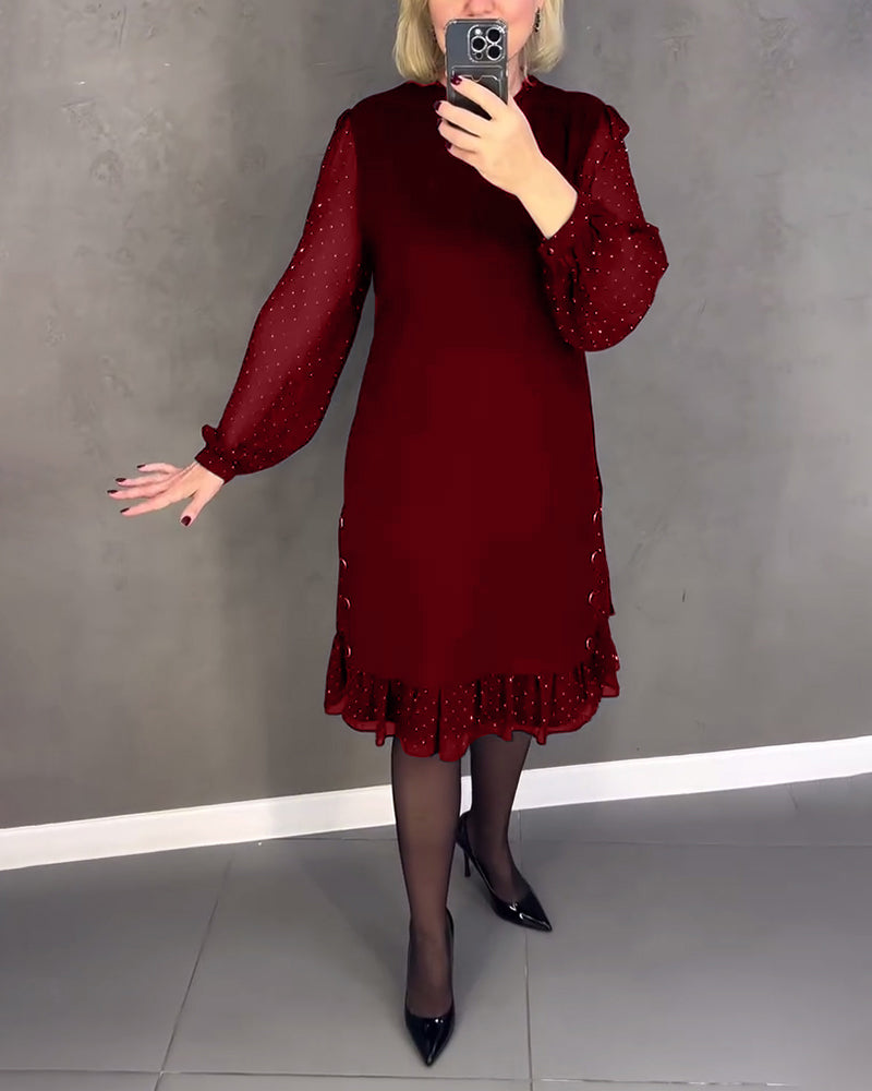 Langärmeliges Kleid mit Tupfen