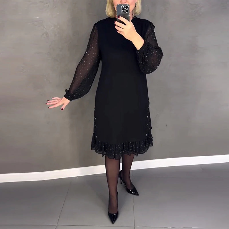 Langärmeliges Kleid mit Tupfen