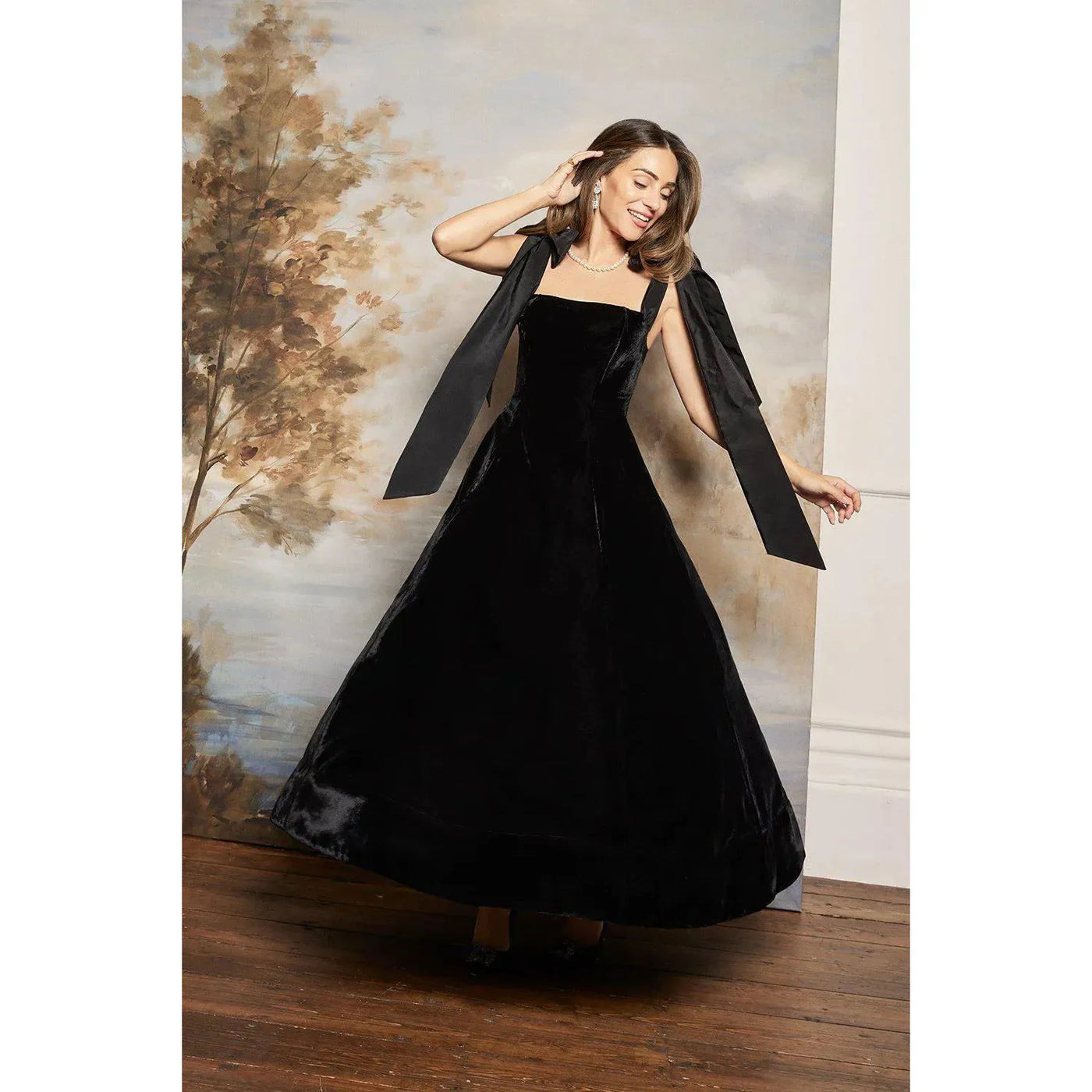 Trägerloses Midi-Kleid aus Samt mit Schleife