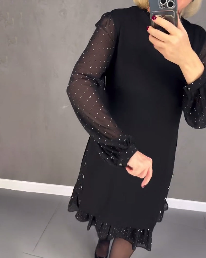 Langärmeliges Kleid mit Tupfen
