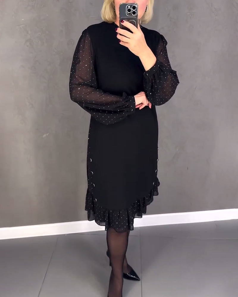 Langärmeliges Kleid mit Tupfen