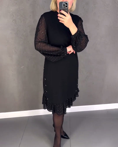 Langärmeliges Kleid mit Tupfen